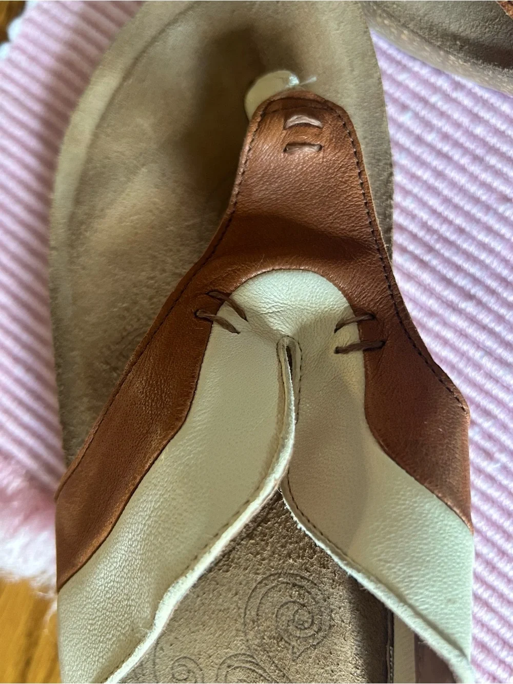 Taos Sun Queen Comfort Leather Cognac/Cream Thong Sandals - 7 - 7-1/2